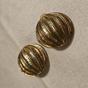 Vintage Gold-tone Oversized clip on Earrings